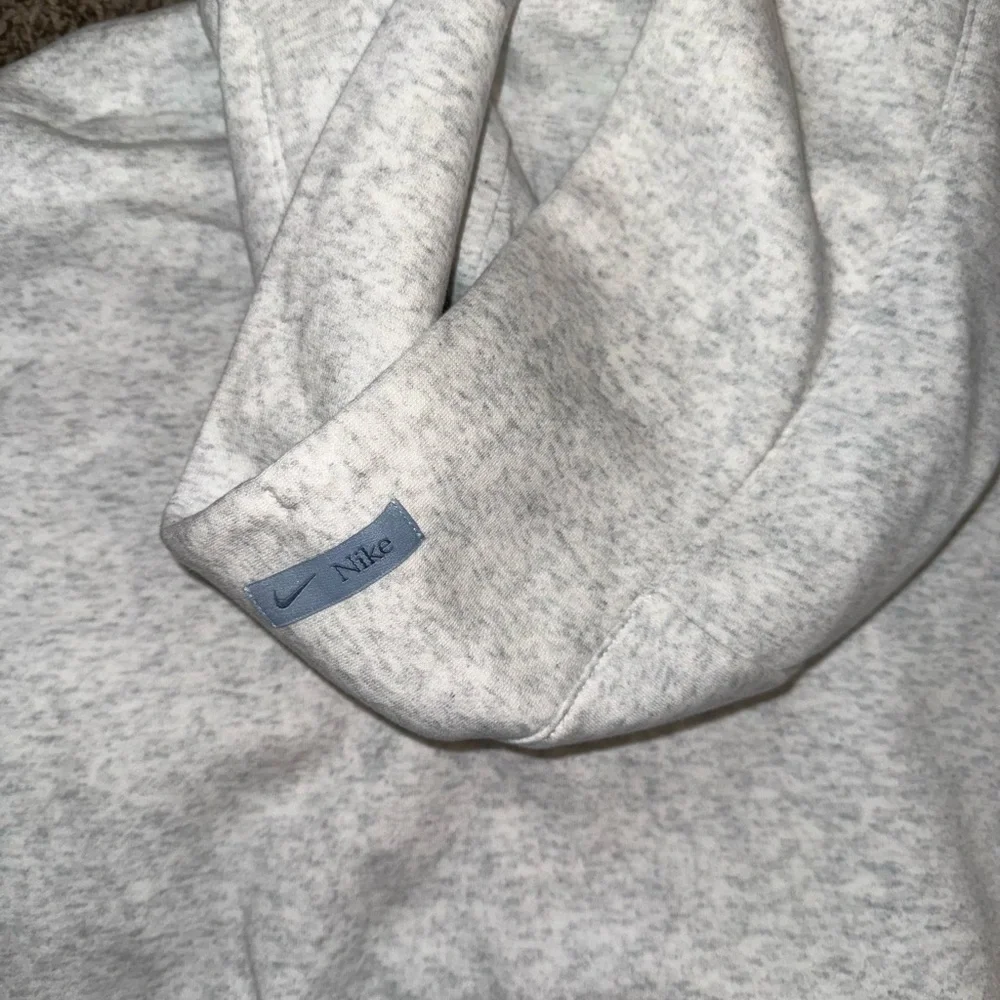 Nike Heather Gray Sweatshirt - Picture 5 of 6